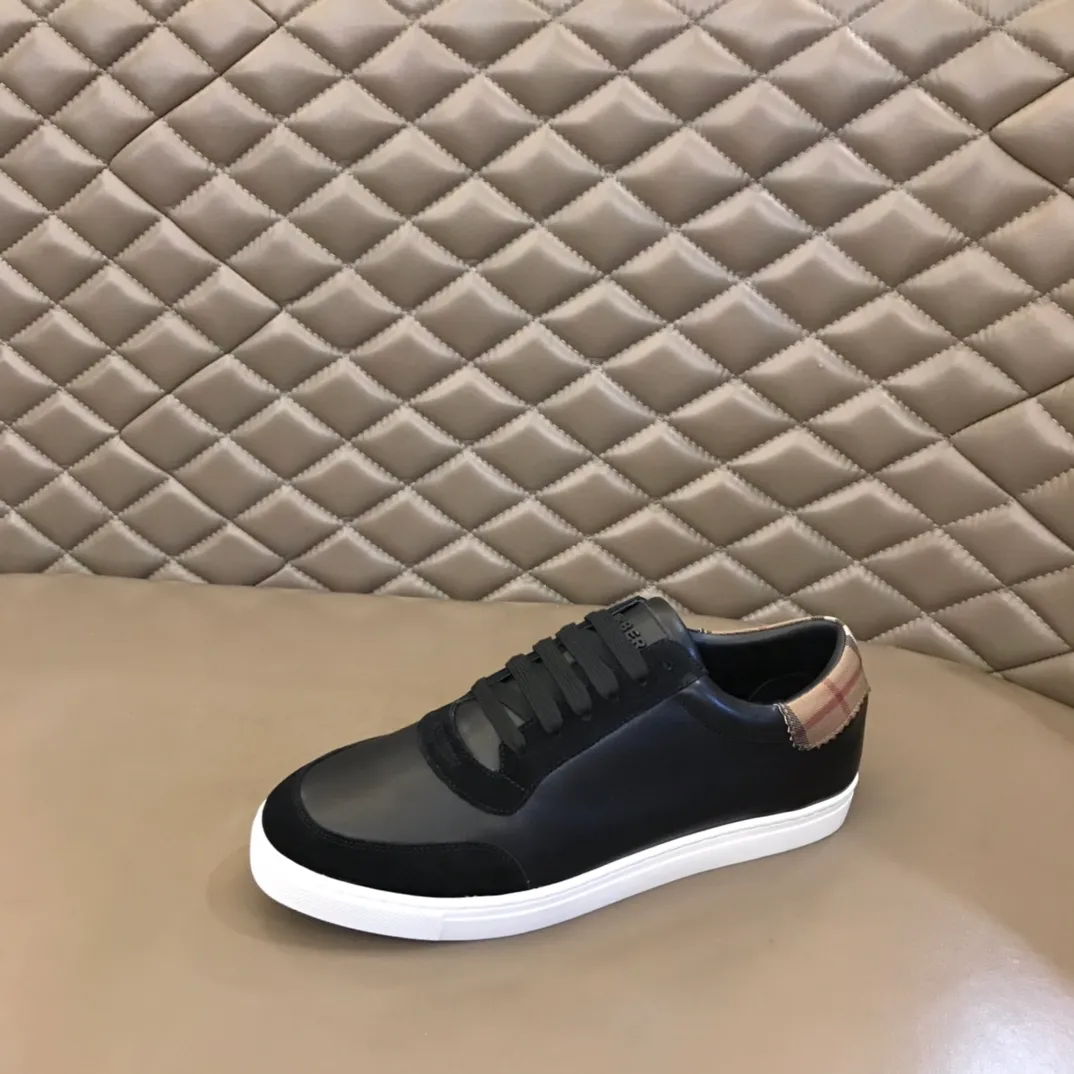 ¥380 B’s men’s classic low-top sneakers are reinterpreted in Vintage plaid cotton and cowhide materials, decorated with a new brand logo. First-layer cowhide lining, embossed Burberry logo on the heel, and original TPU outsole! 38-44 (45 customized)